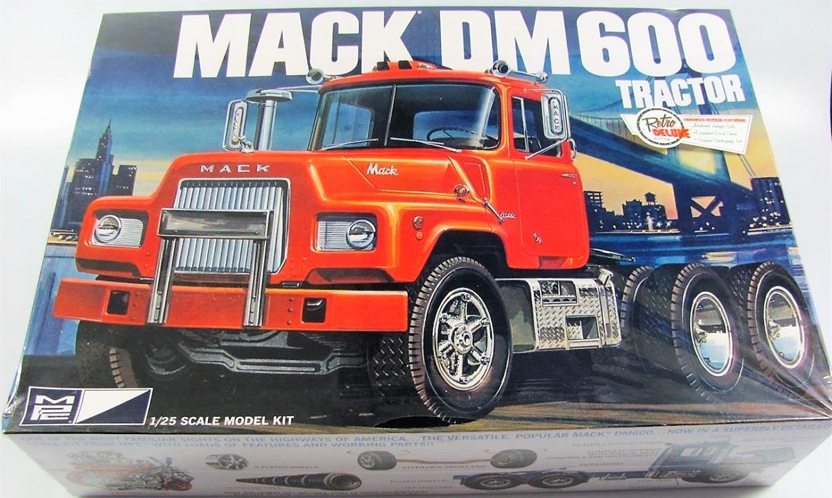 maquette camion américain 1/25 MPC : MACK DM 600 TRACTOR